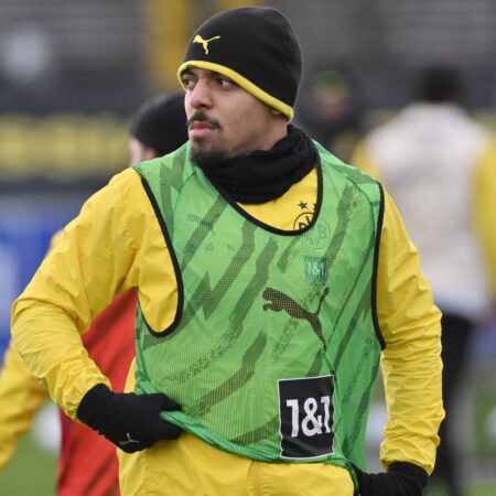 Wechselkandidat Malen trainiert noch mit dem BVB