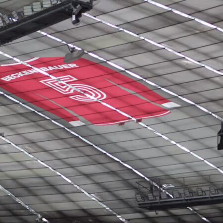 FC Bayern zieht Beckenbauer-Trikot unters Arena-Dach