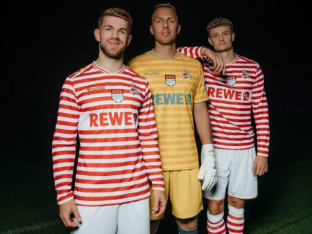 Mit rotweißen Querstreifen 1 FC Köln stellt Karnevalstrikot vor KEI Fußball