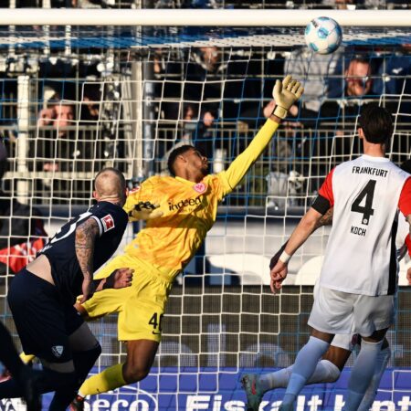 Kaua Santos kehrt ins Tor zurück – Toppmöller lobt Ebnoutalib in höchsten Tönen