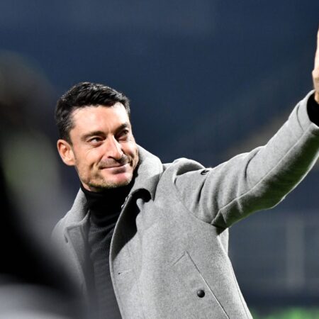 Coacht Riera die Eintracht schon gegen Leverkusen?