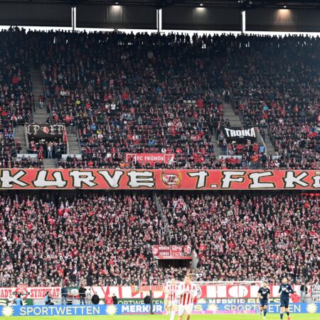 Im Kölner Stadion gestürzter Zuschauer verstorben