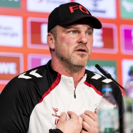 „Der Hahn auf dem Kirchturm“: Kwasniok bewahrt die Ruhe in der Krise