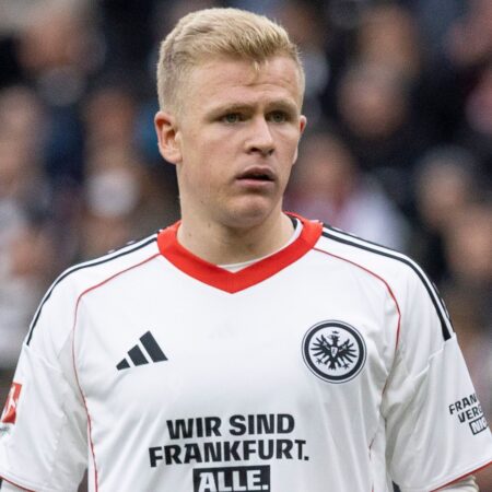 „Anders kann ich es mir nicht erklären“: Burkardt rätselt über Frankfurts zweite Hälfte