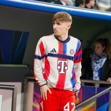 Karl erleidet Muskelfaserriss zur Unzeit