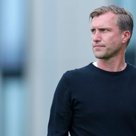 Krösche: „Es ist für den deutschen Fußball schön, dass Brown der Bundesliga erhalten bleibt“