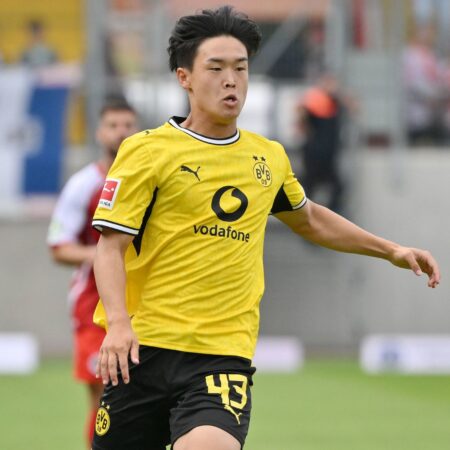 Yamamoto wandelt auf Kagawas Spuren