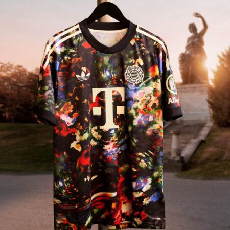 Ausgesprochen bunt: FC Bayern präsentiert Wiesn-Trikot
