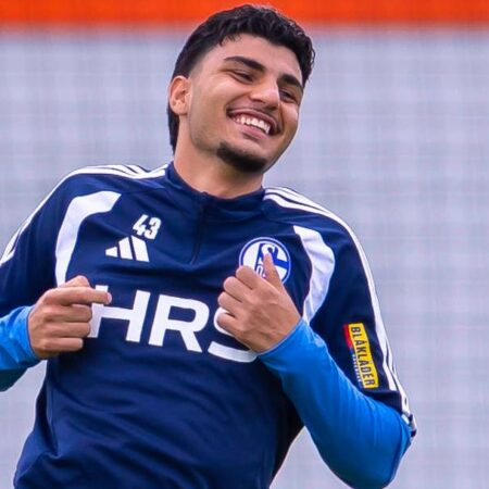 Geburtstags-Spalier und große Lust aufs erste Tor: Prächtige Stimmung auf Schalke